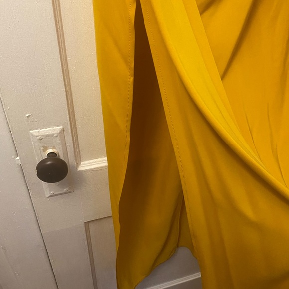 Brand New Fashion to Figure Dress - Picture 2 of 5